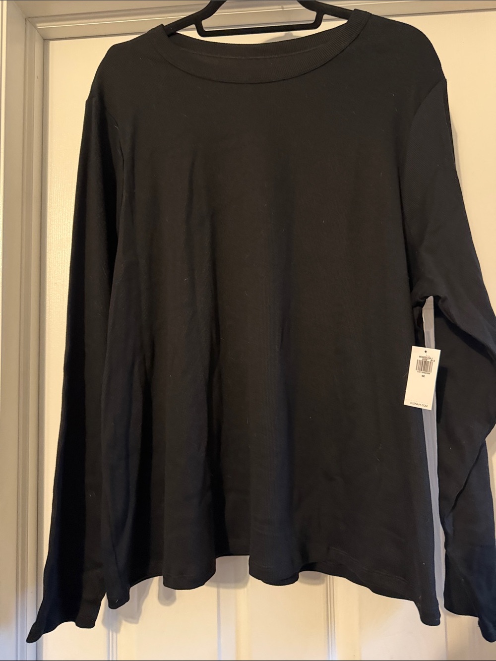 Old Navy Black Long-Sleeve Crewneck Tee